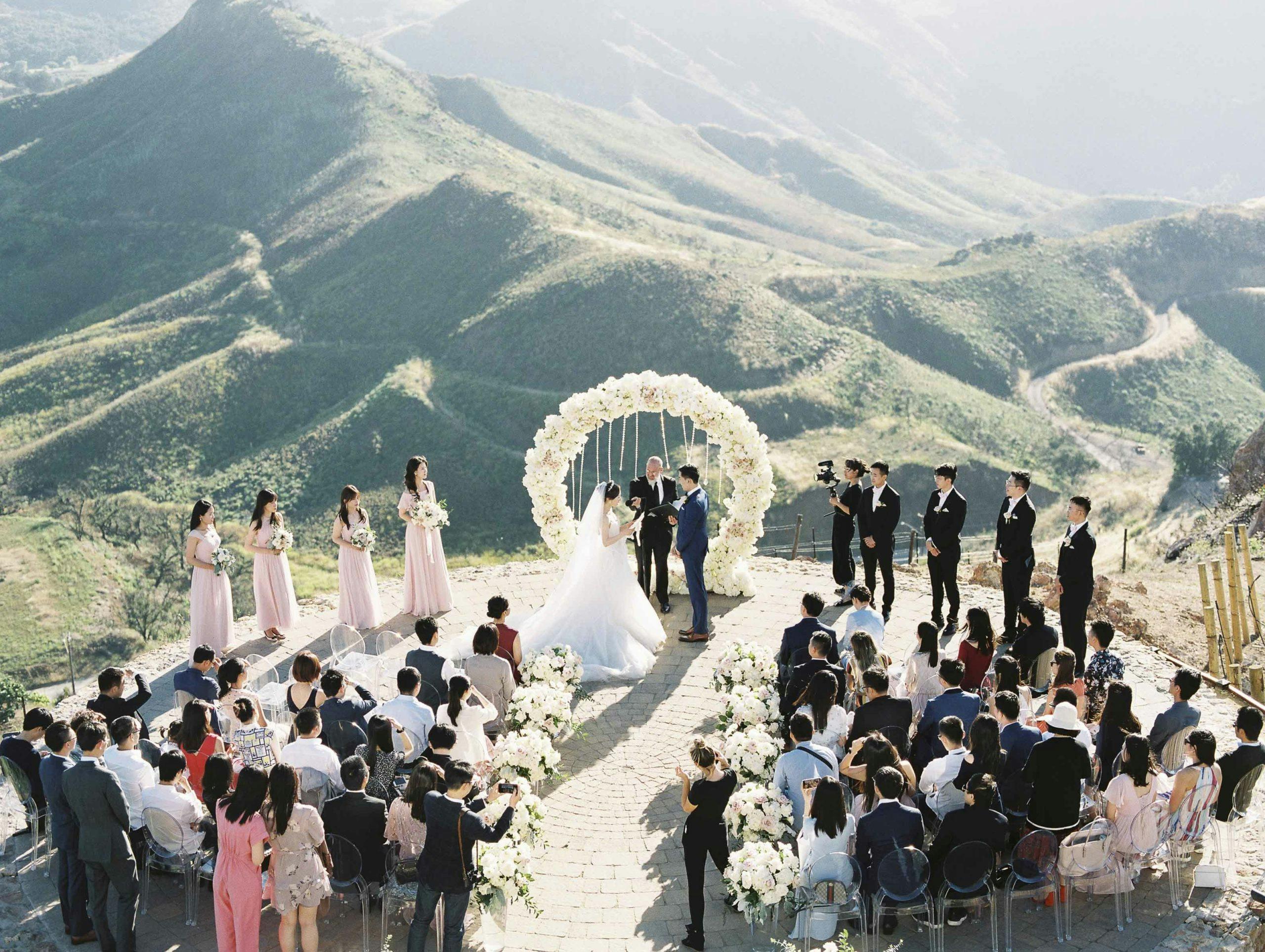 Wedding Arch Ideas for Every Venue & Destination — Find Your ...