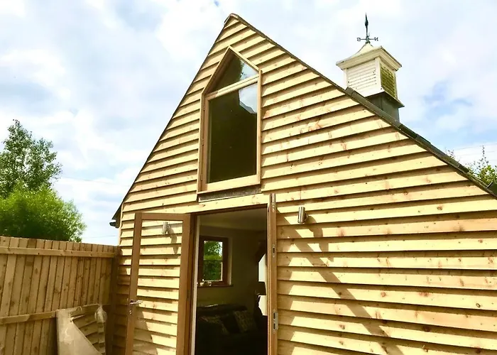 Top Hotels in Canterbury with Complimentary Parking