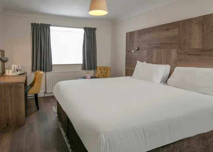 Top-Rated Hotels in Watford Area