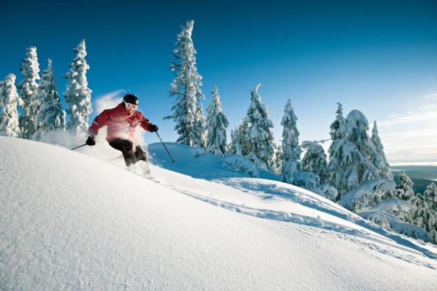 Un skieur à Grouse Mountain